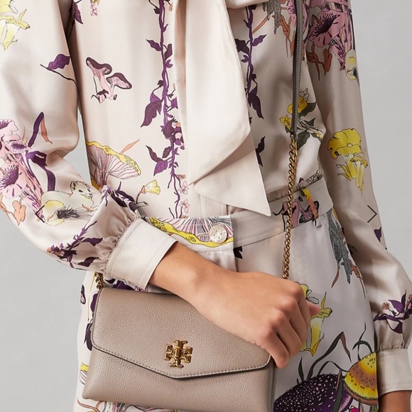 Tory Burch chain wallet - Picture 2 of 6